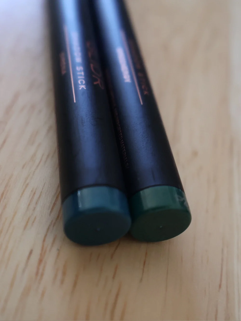 metallic Anastasia Beverly Hills Glidr Eyeshadow Sticks 2pc greenergy,sirena